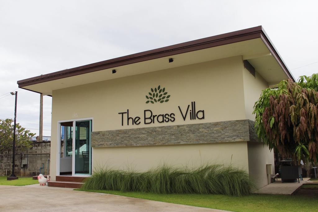 The Brass Villa Garden Resort Sattahip Bagian luar foto